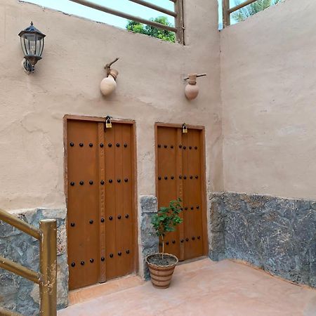 بيت نُزل السلام Bait Salam Inn Al Ḩamrāʼ Extérieur photo
