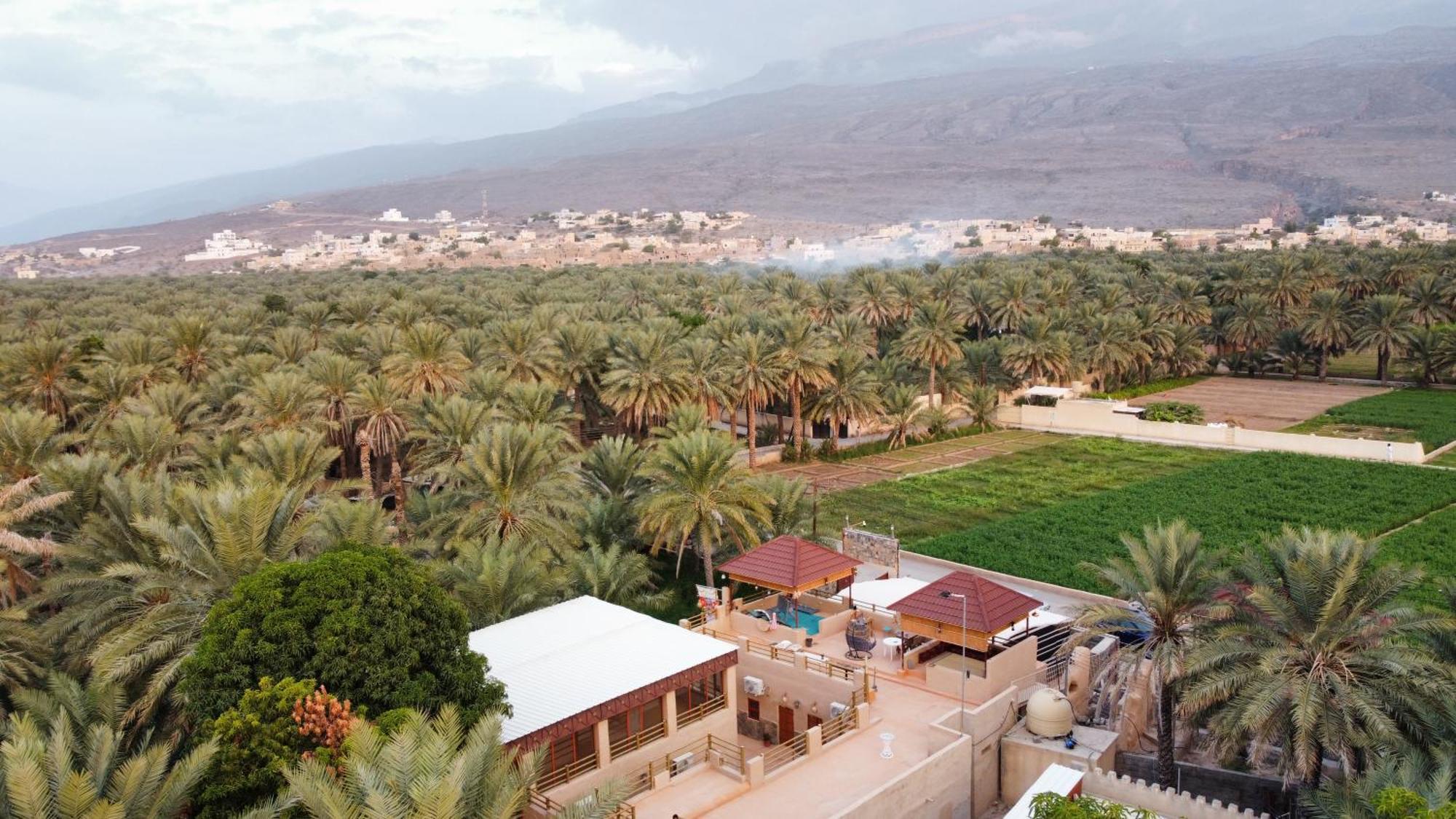 بيت نُزل السلام Bait Salam Inn Al Ḩamrāʼ Extérieur photo