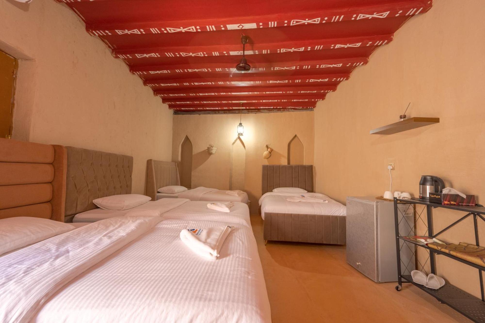 بيت نُزل السلام Bait Salam Inn Al Ḩamrāʼ Extérieur photo