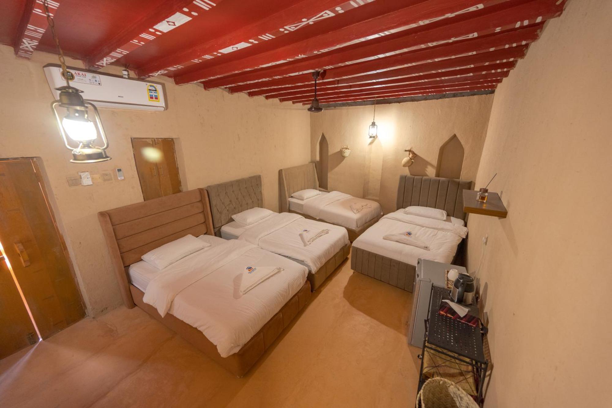 بيت نُزل السلام Bait Salam Inn Al Ḩamrāʼ Extérieur photo
