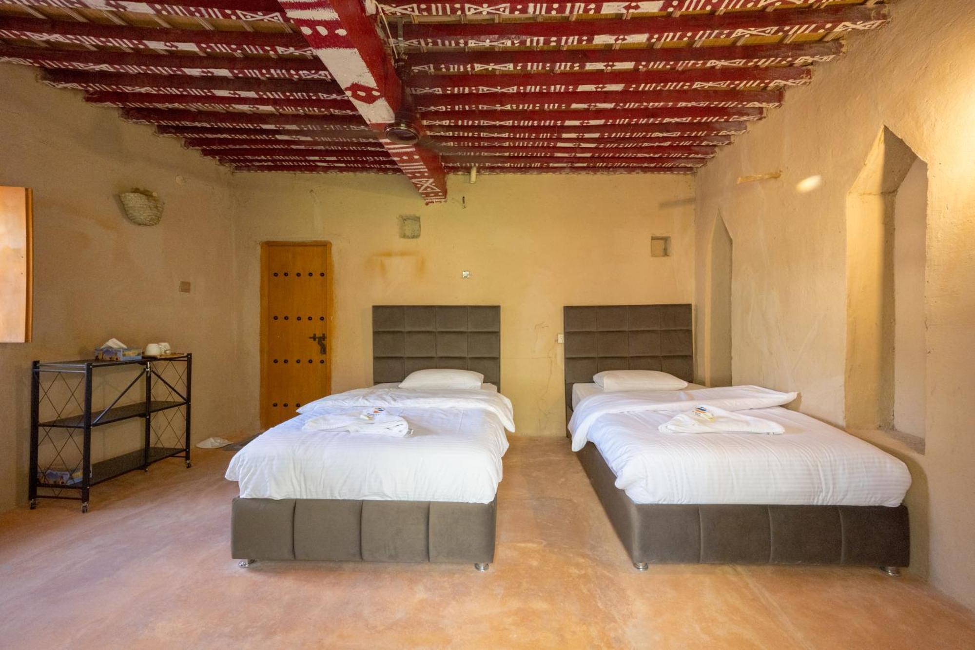 بيت نُزل السلام Bait Salam Inn Al Ḩamrāʼ Extérieur photo