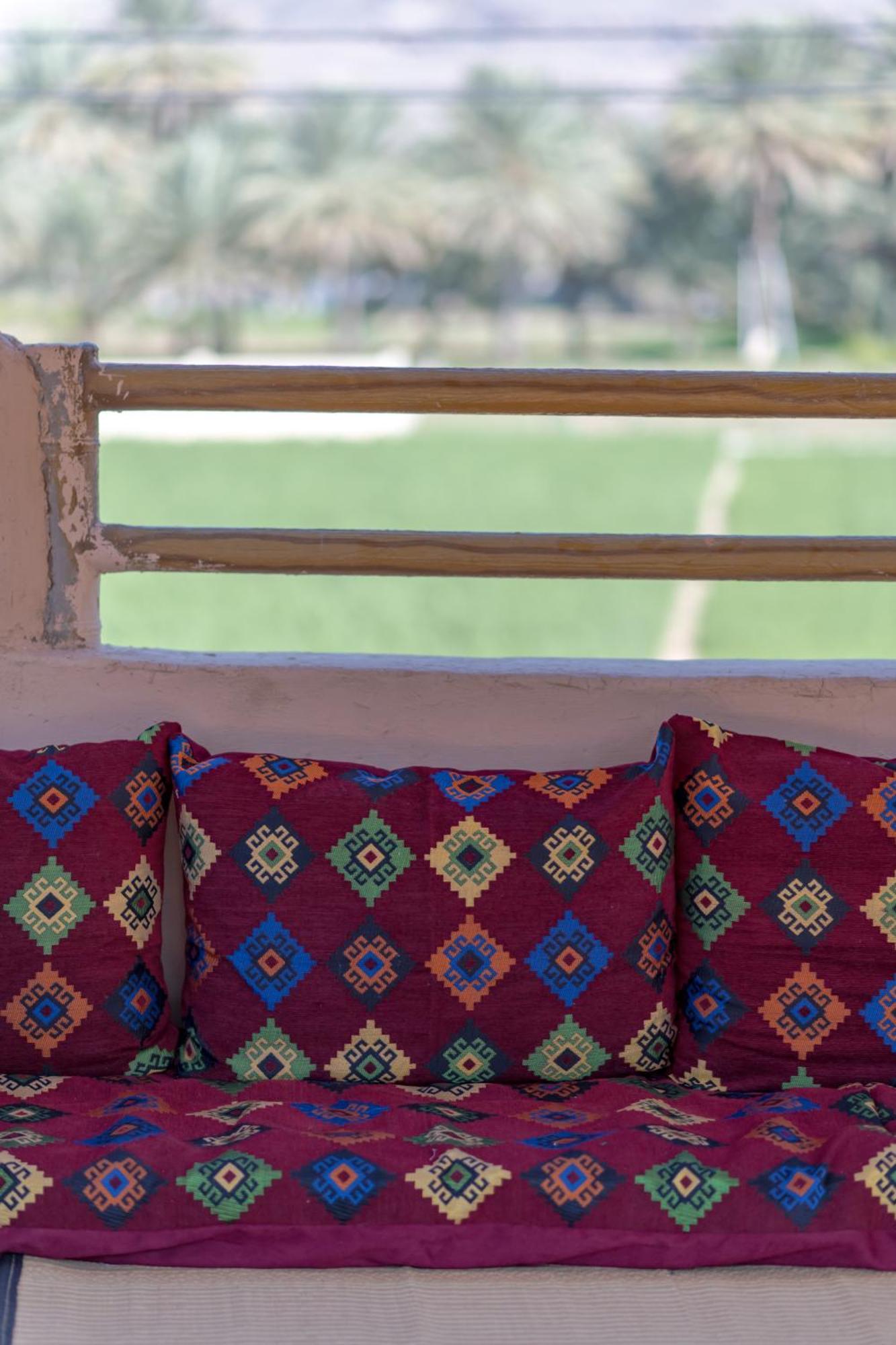 بيت نُزل السلام Bait Salam Inn Al Ḩamrāʼ Extérieur photo