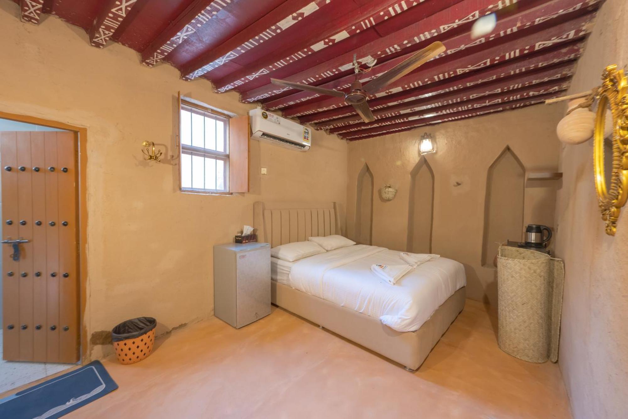 بيت نُزل السلام Bait Salam Inn Al Ḩamrāʼ Extérieur photo