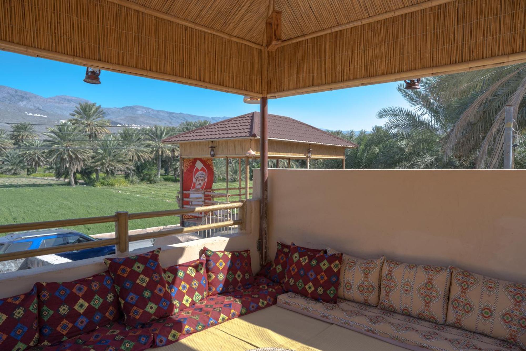 بيت نُزل السلام Bait Salam Inn Al Ḩamrāʼ Extérieur photo
