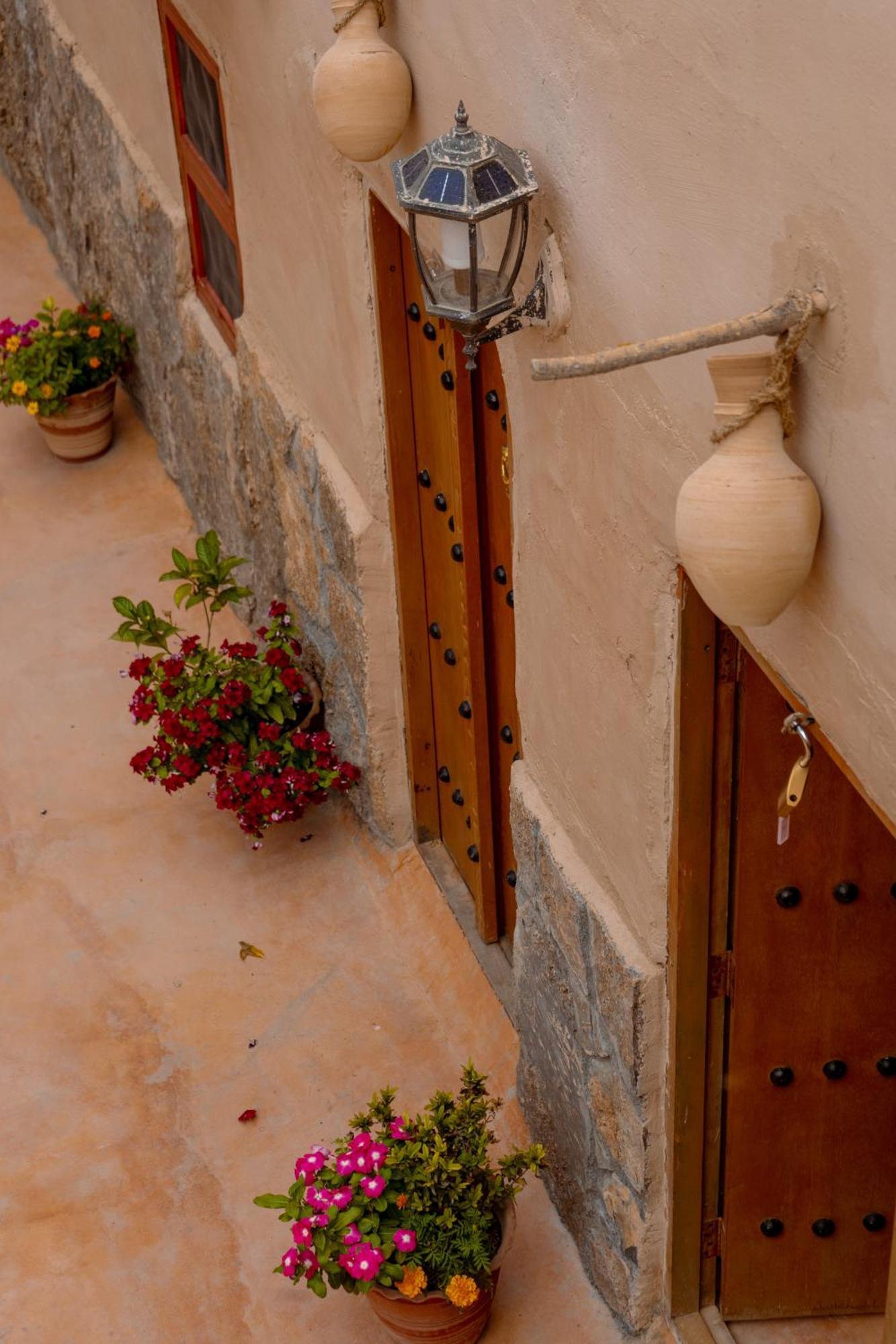 بيت نُزل السلام Bait Salam Inn Al Ḩamrāʼ Extérieur photo