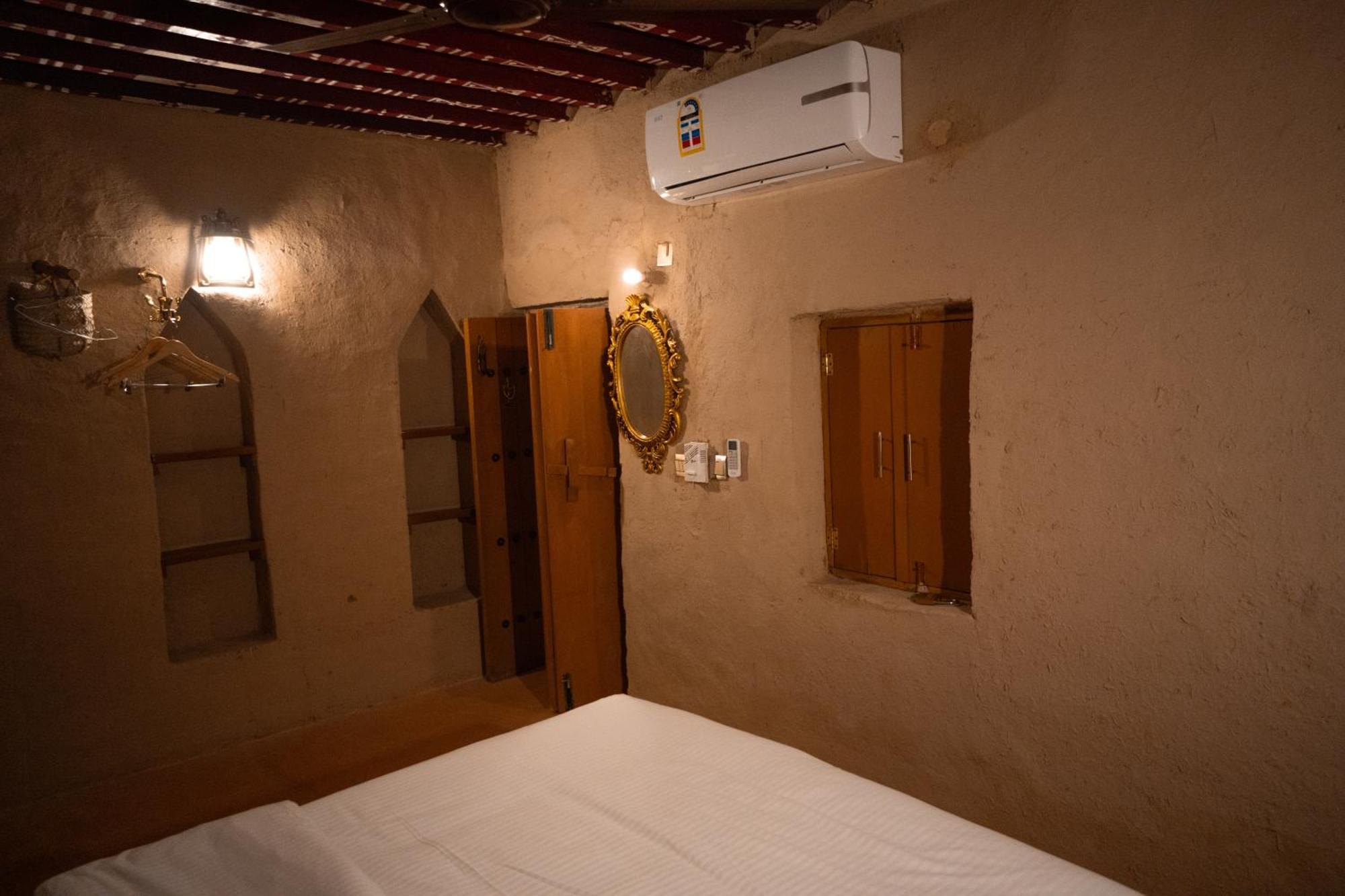 بيت نُزل السلام Bait Salam Inn Al Ḩamrāʼ Extérieur photo