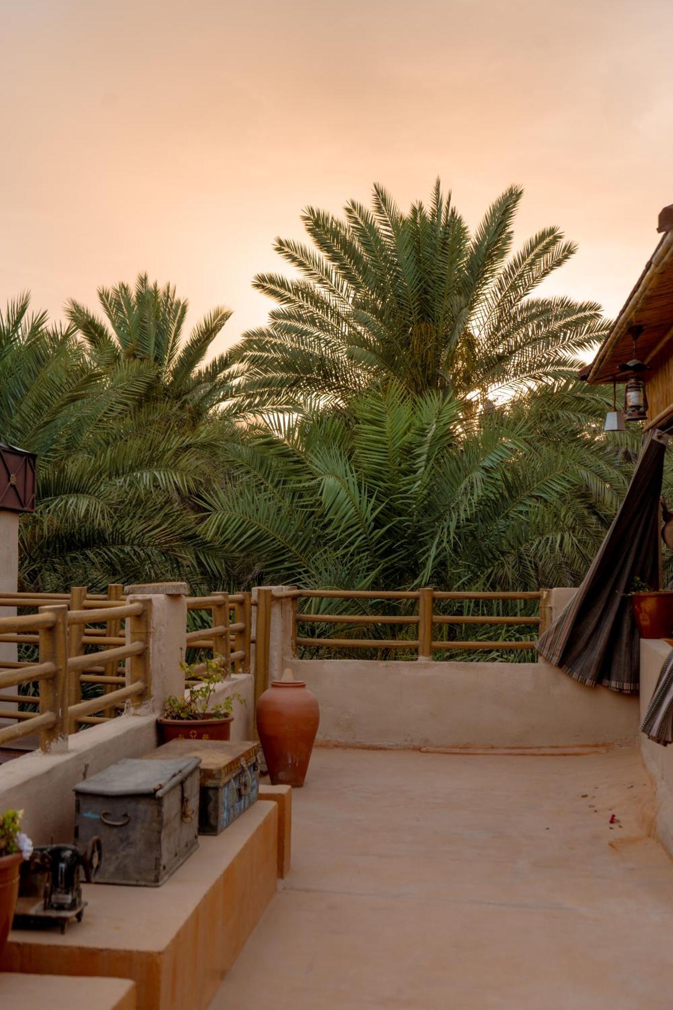 بيت نُزل السلام Bait Salam Inn Al Ḩamrāʼ Extérieur photo