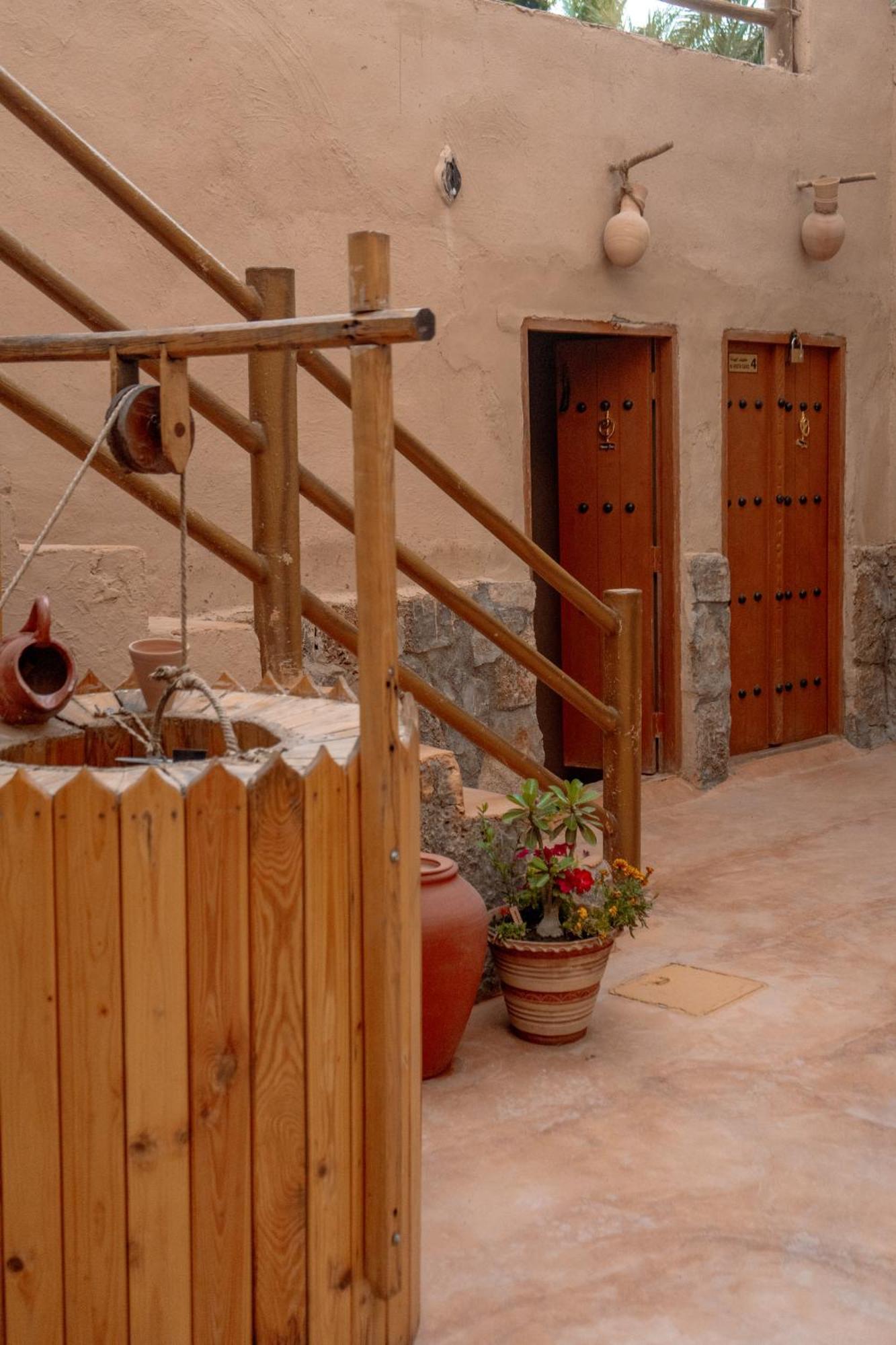 بيت نُزل السلام Bait Salam Inn Al Ḩamrāʼ Extérieur photo